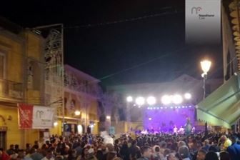 Brindisi di fine anno: sul palco a Cimitile i Ditelo Voi
